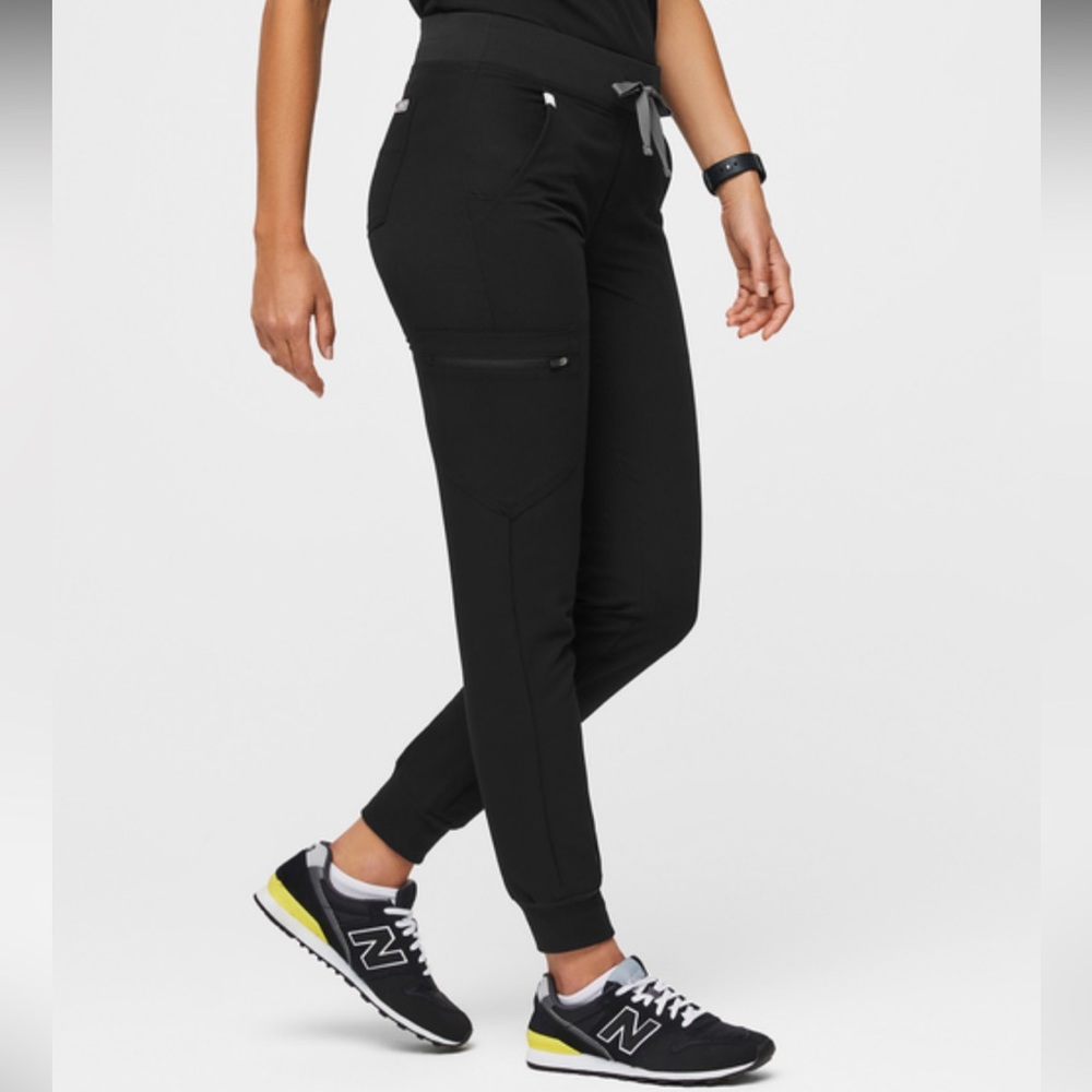 FIGS Zamora Jogger Scrub Pants